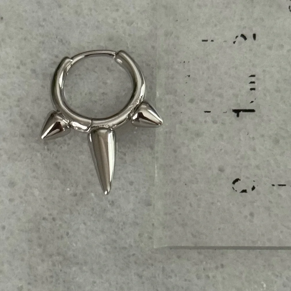 Sterling Silver Spike Hoop Earrings
Brand New - Picture 4 of 6